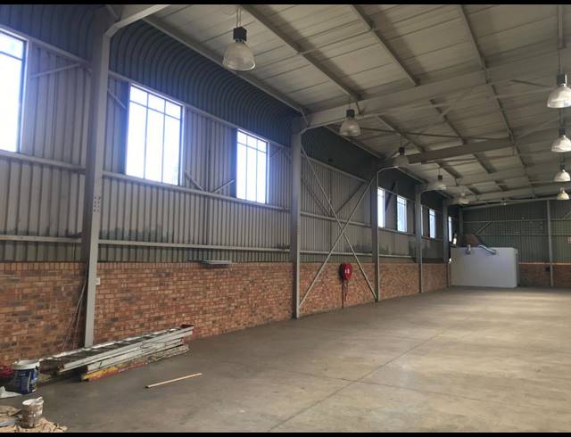 2,316M² WAREHOUSE TO LET IN ROOIHUISKRAAL